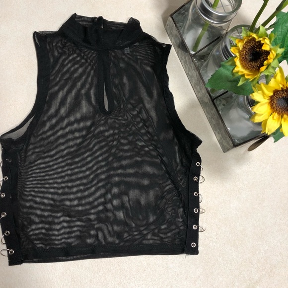 Mesh Croptop - Picture 4 of 5